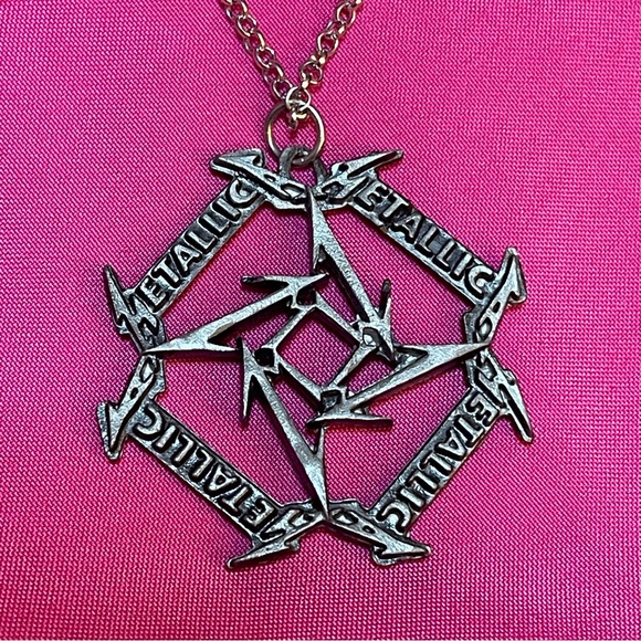 Metallica Symbol Necklace Chain Silver Tone - Picture 3 of 3